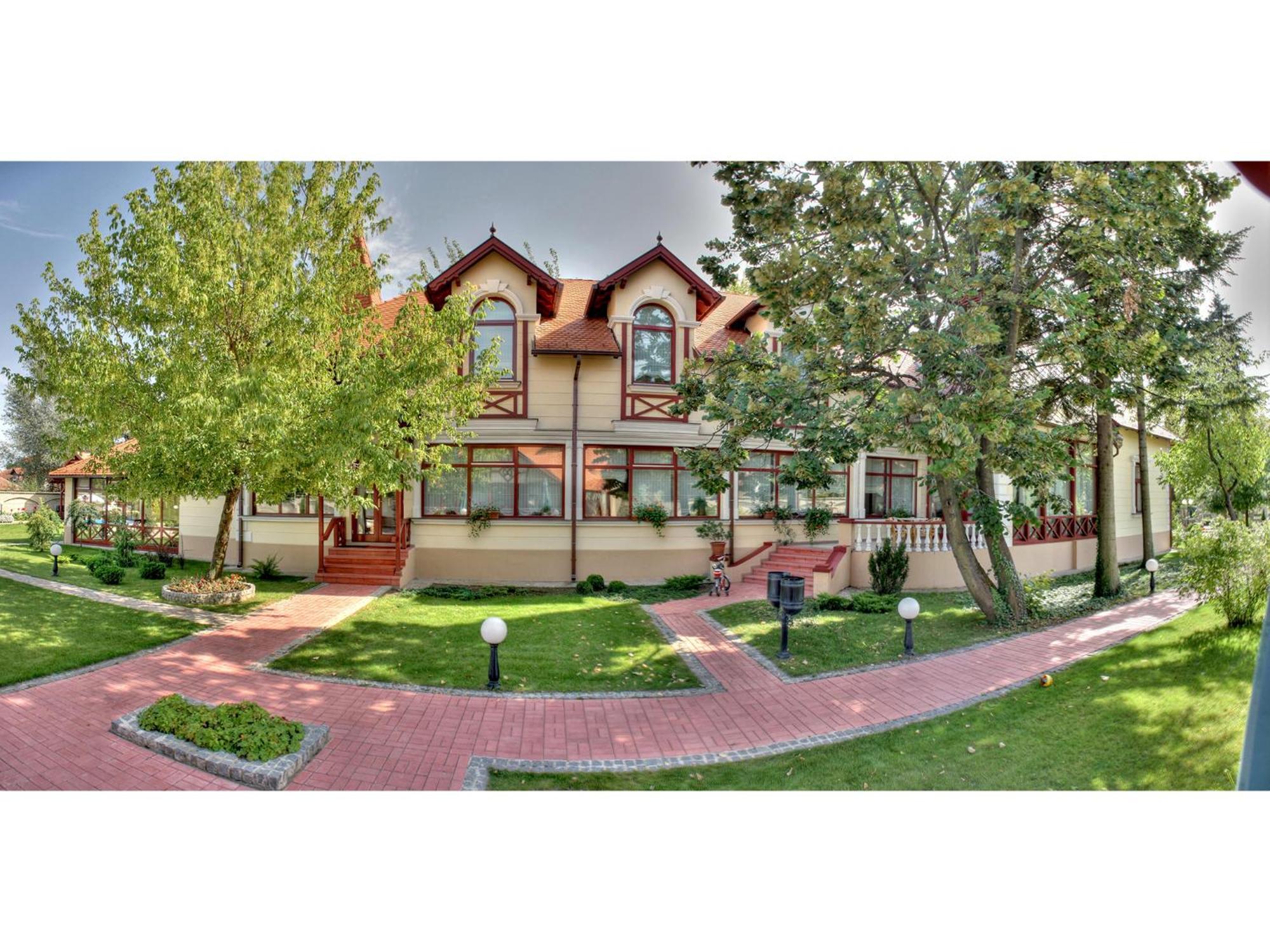 Garni Hotel Vila Milord Resort Palic Ngoại thất bức ảnh