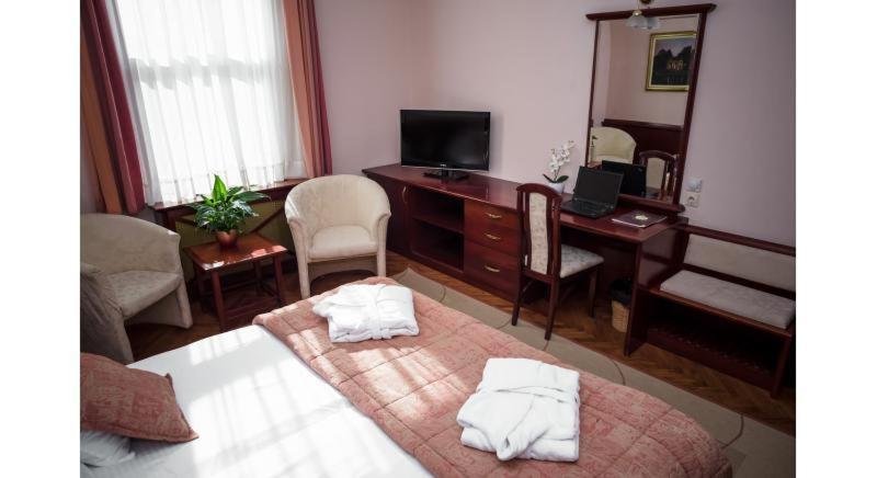 Garni Hotel Vila Milord Resort Palic Ngoại thất bức ảnh