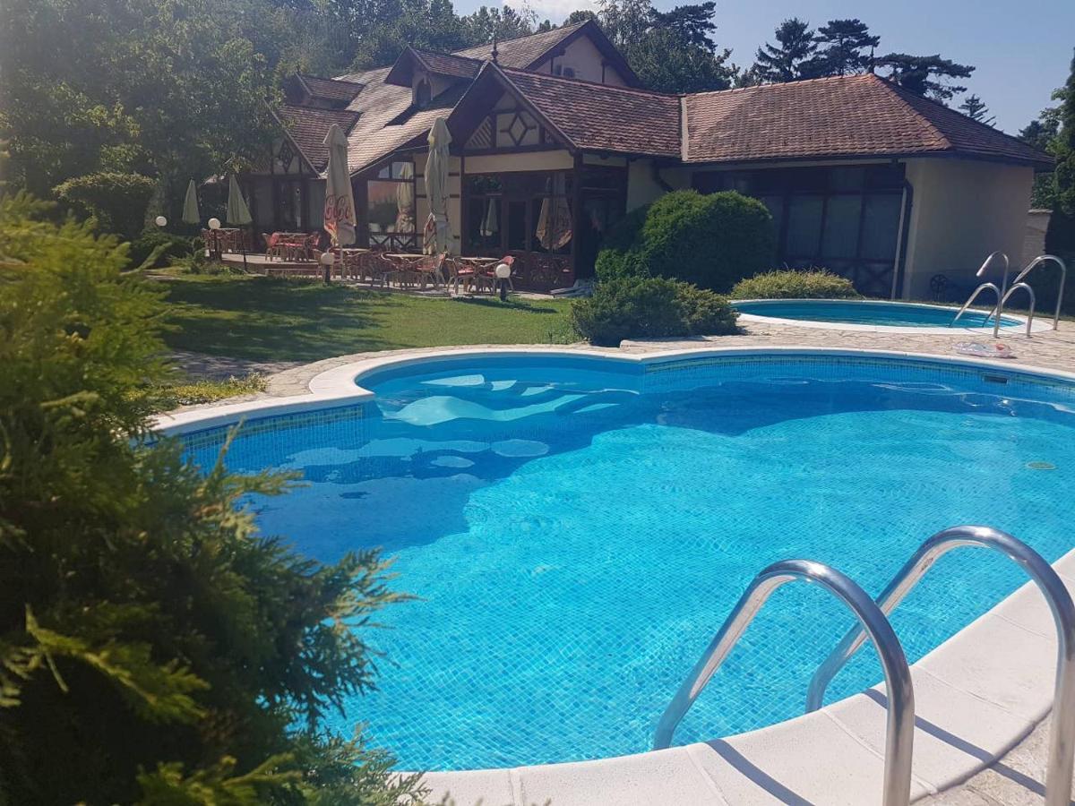 Garni Hotel Vila Milord Resort Palic Ngoại thất bức ảnh